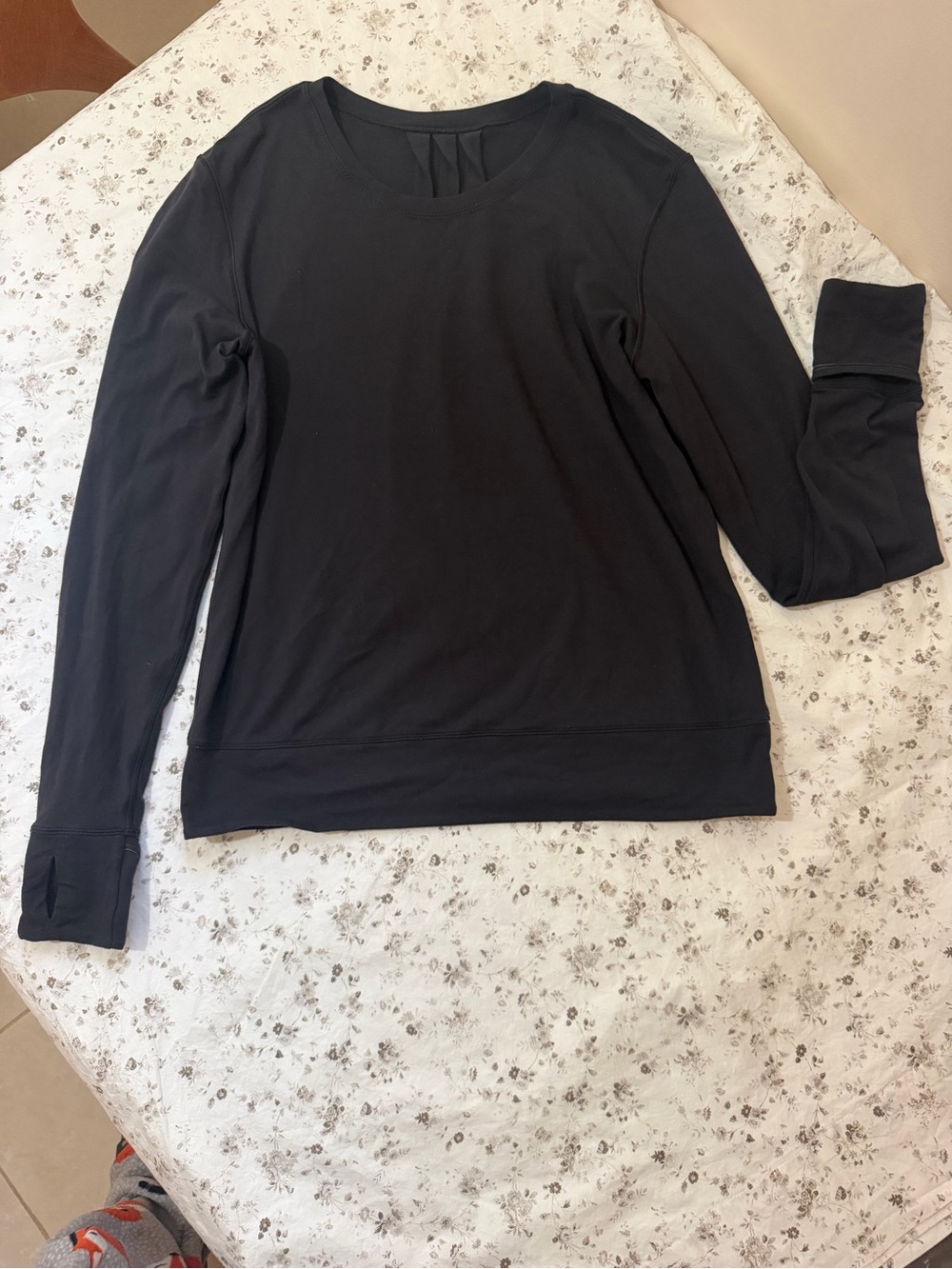 lululemon athletica Black Long-Sleeve Pullover Top